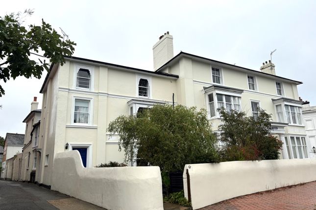 2 Bed Unfurnished Flat