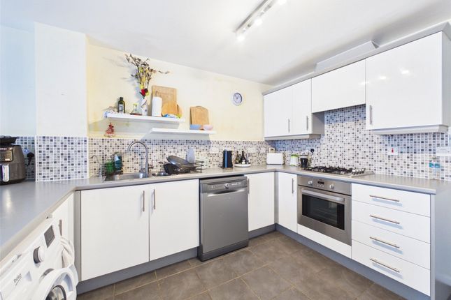 11, Uxbridge Lane Kingsway, Gloucester photo 4