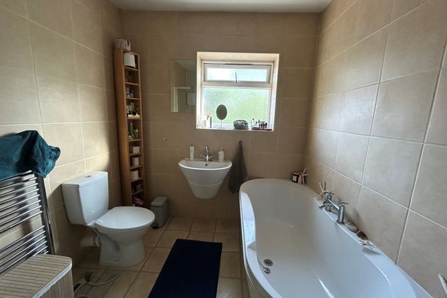 2-bed house on 28, Oxford, £1,700/mo