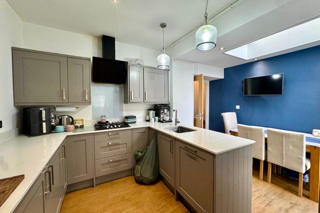 5, Williams Place, Merthyr Tydfil photo 3