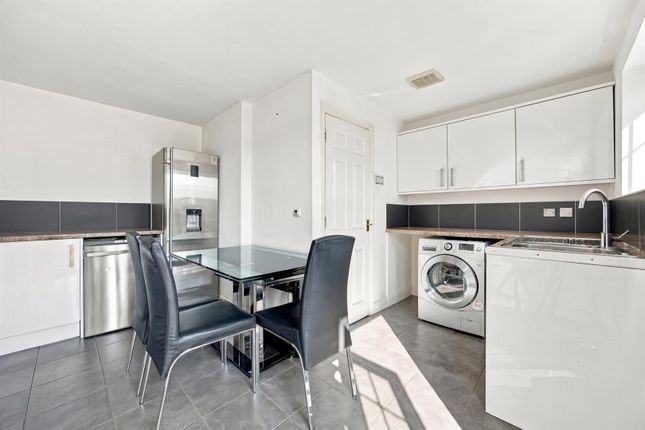 5, Wepham Close, Hayes photo 3