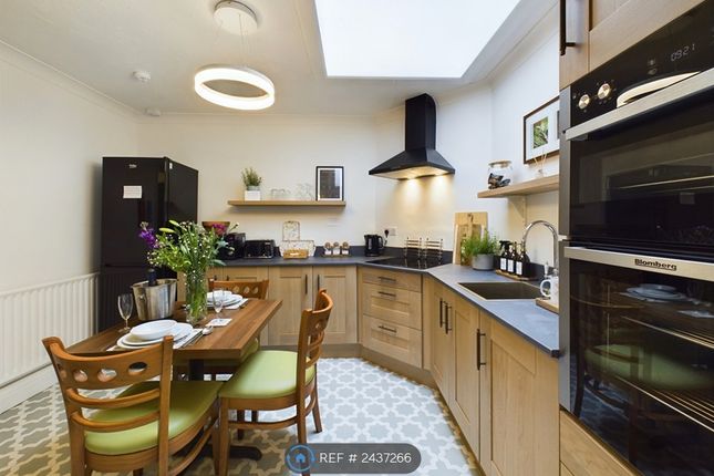 Communal, Fully Equipped Kitchen