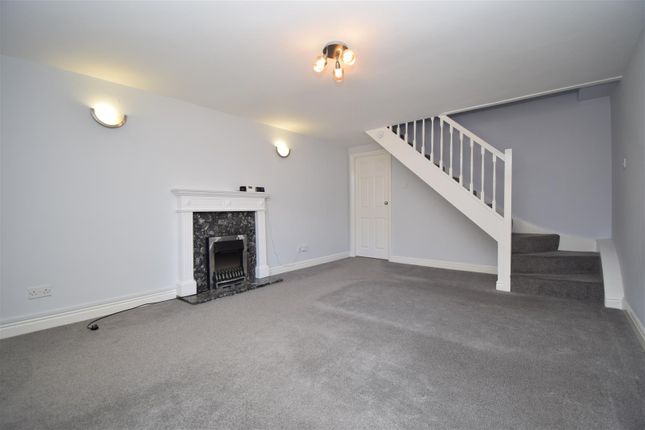 10 Savile Mews, Lees House Road, Dewsbury photo 3