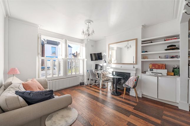 Thumbnail Flat for sale in Munster Road, Hammersmith, And Fulham, London