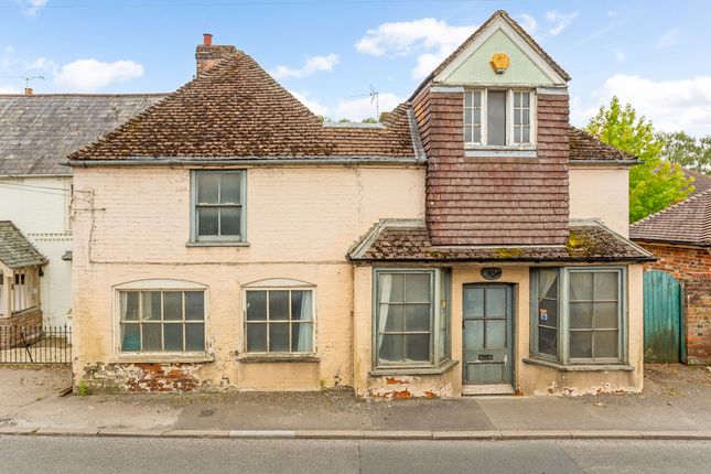 Thumbnail Town house for sale in Chilton Foliat, Hungerford