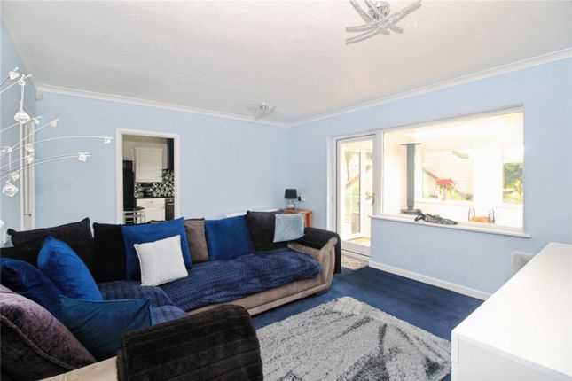 28, Spinney Drive, Leicester photo 3