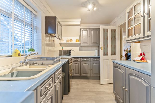 19 Palm Close, Pontypool photo 2