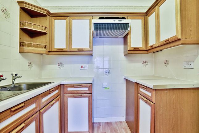 Flat 31 Palermo Court, 3, Durley Chine Road, Dorset photo 3