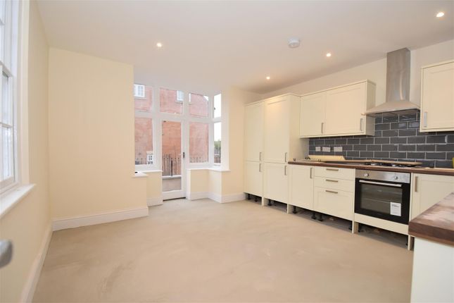 Apartment 1, 2-4 Worcester Road, Pershore photo 4