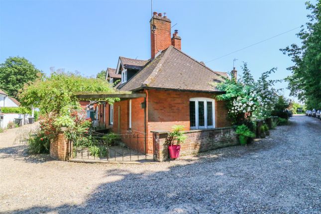 Cottage for sale in Cheveley Park, Cheveley, Newmarket