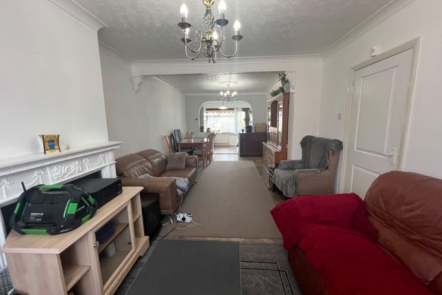 67, St. Andrews Avenue, Hornchurch photo 2