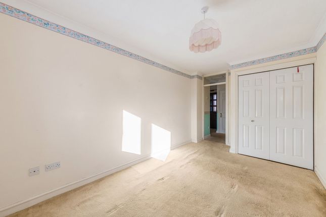 10 Manor Court, Abingdon photo 3