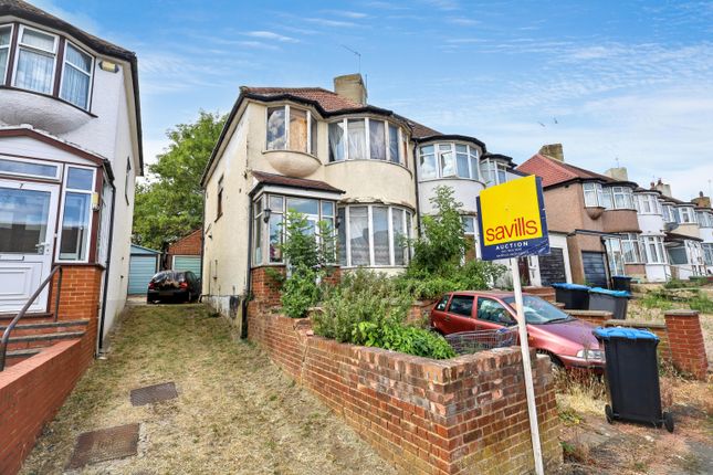 9 The Ridgeway, London photo 2