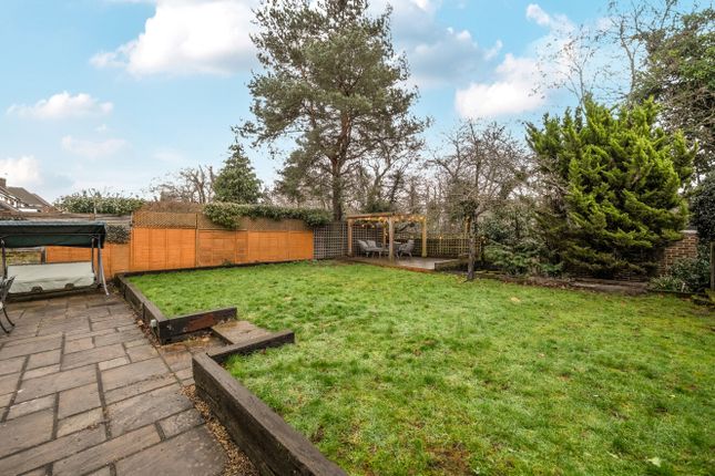 25, Daneswood Close, Surrey photo 4