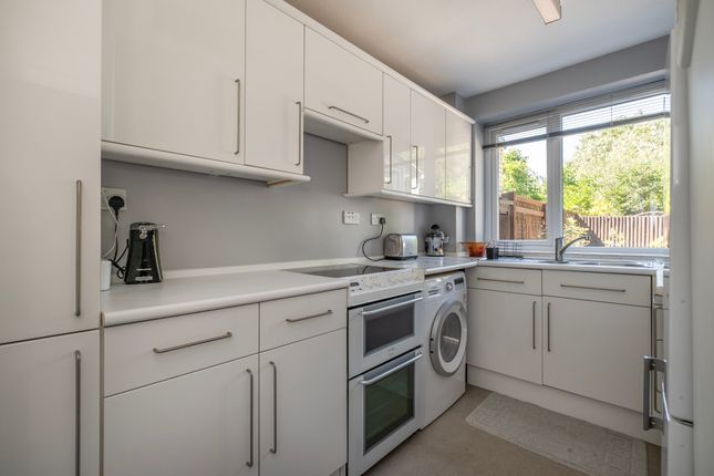 31, Strawberry Hill Close, Twickenham photo 4