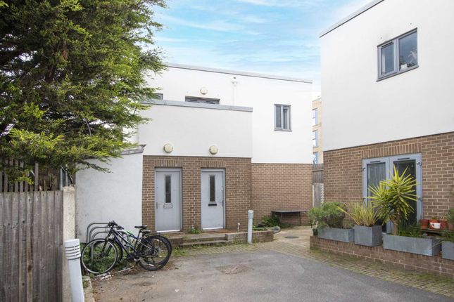 Thumbnail Flat to rent in Criterion Mews, London