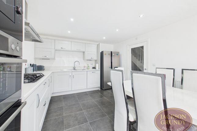 33, Blacksmith Way, Woodford Halse photo 3