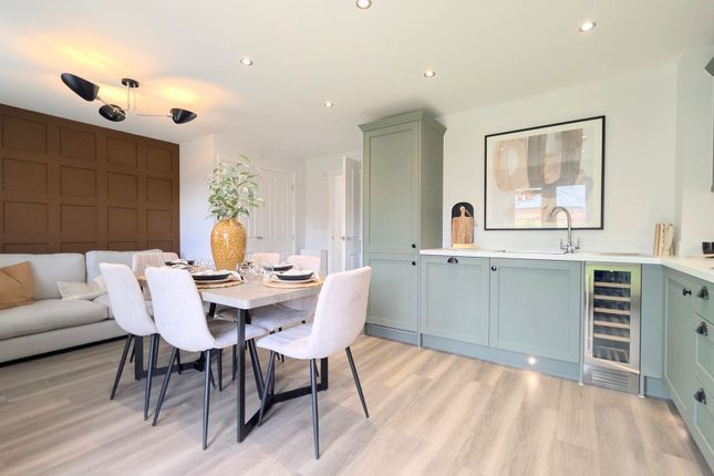 9 Surrey Grange, Wantage photo 4