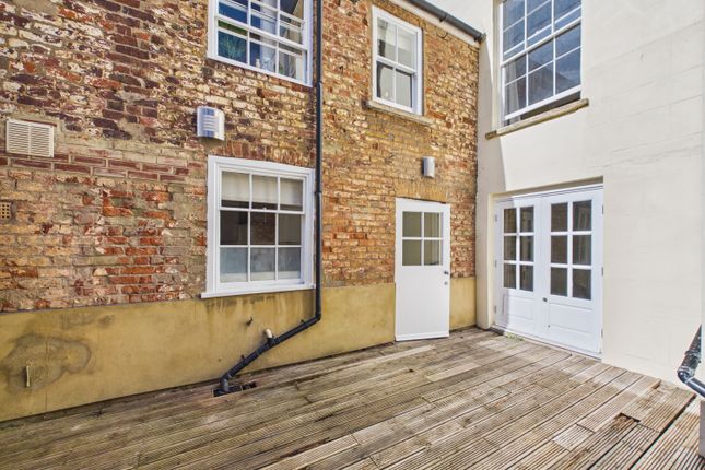 Courtyard Flat, 24 Cambray Place, Cheltenham photo 4