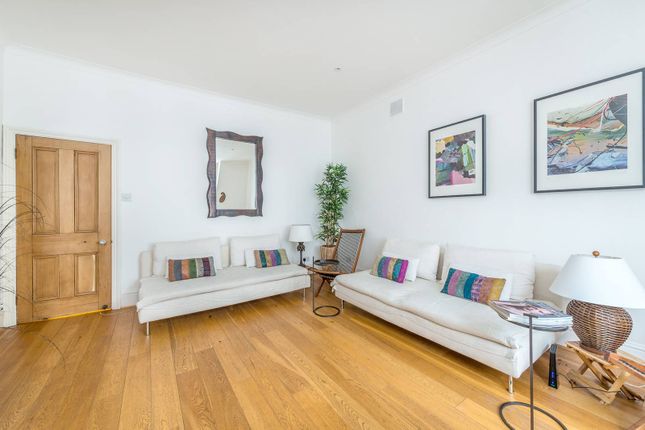 Flat to rent in Gloucester Terrace, Bayswater, London