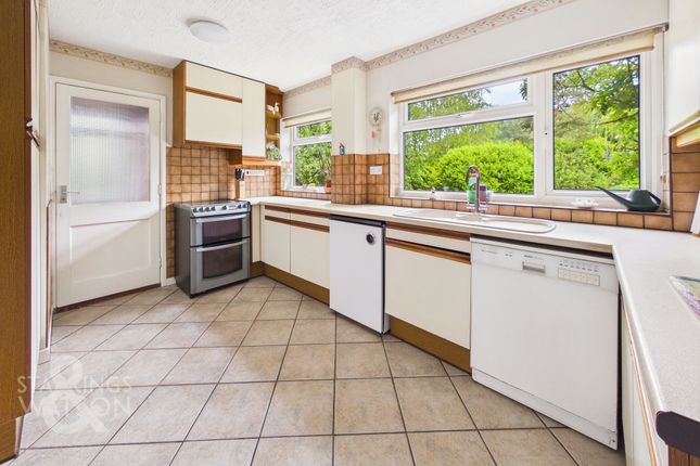 6 Dell Close, Norwich photo 3