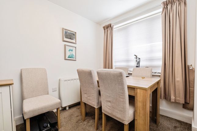 Apartment 30, Tythe Court, 141, White Hart Lane, Romford photo 5