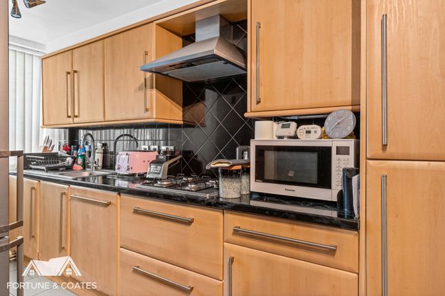 96, Woodcroft, Harlow photo 4