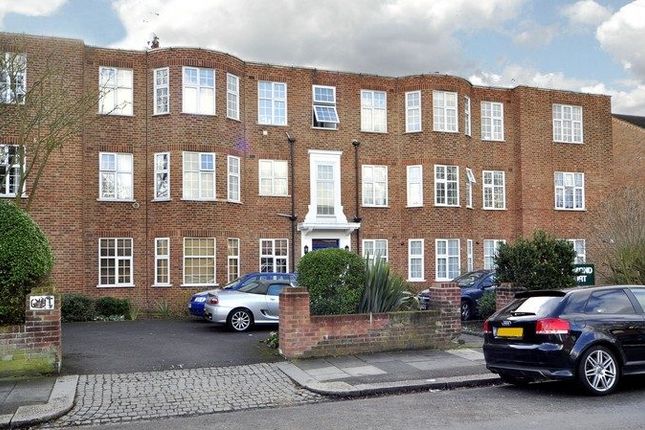 Thumbnail Flat to rent in Richmond Court, Richmond Road, London