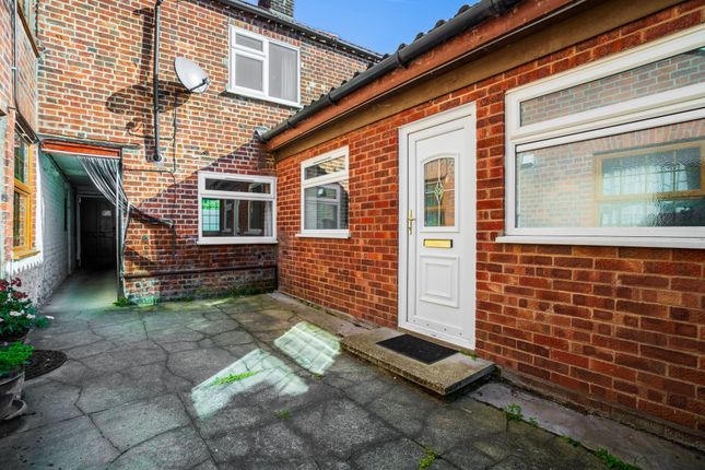 Terraced house to rent in Wroxham Road, Coltishall