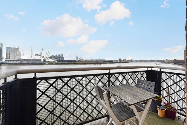 Flat for sale in Concordia Wharf, Coldharbour, Canary Wharf