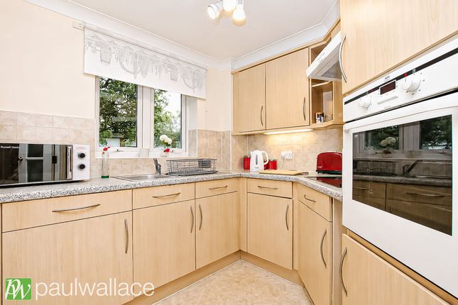 8 Benstede Court, Brocket Road, Hoddesdon photo 4