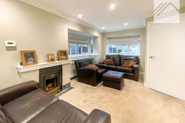 52 Waarem Avenue, Canvey Island photo 2