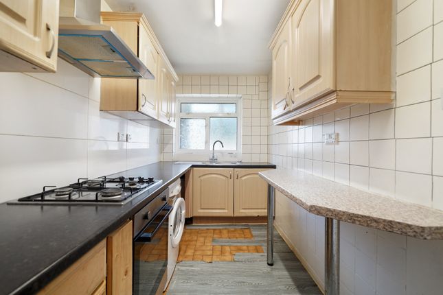 46 South Vale, Harrow photo 3