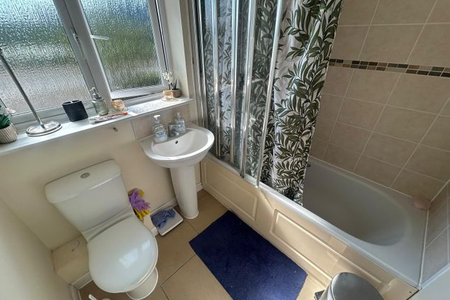 Room 2, 2 Dorney Place, Dartford photo 4