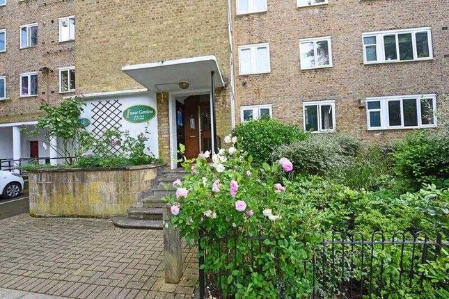 Flat for sale in Innes Gardens, London