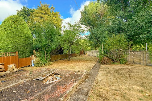 10, Green Close, Carshalton photo 4