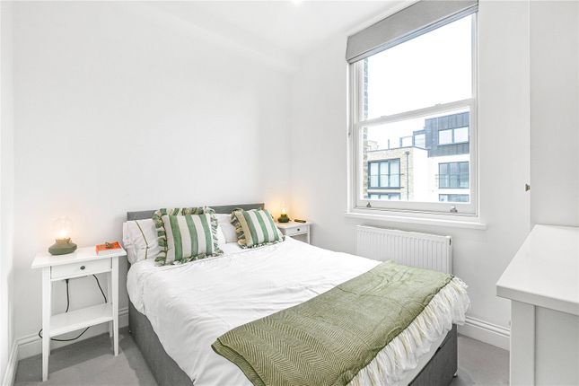 Flat 6, 3, Chivalry Road, London photo 4