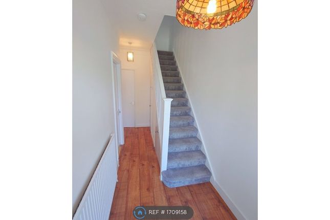 Woodfield Way, Hornchurch photo 2