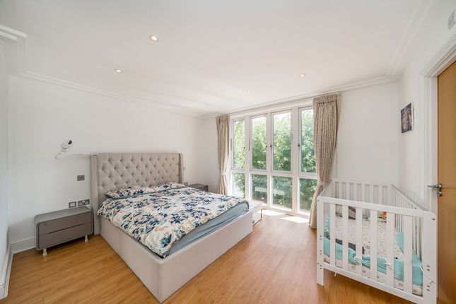 Flat 137 Westfield, 15, Kidderpore Avenue, London photo 4