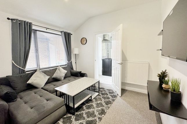 36, Harcourt Road, London photo 2