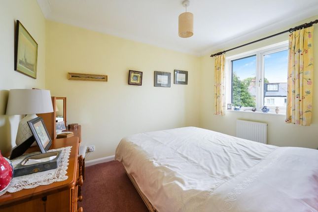 7 Pond Farm Close, Tadworth photo 4