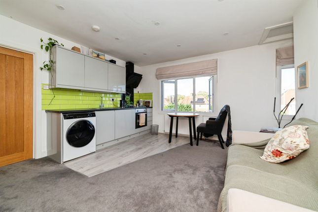 Flat 3, 80, Stotfold Road, Arlesey photo 4