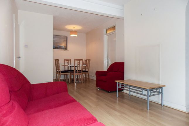 Flat 35, Kier Hardie House, Marian Way, Harlesden photo 3