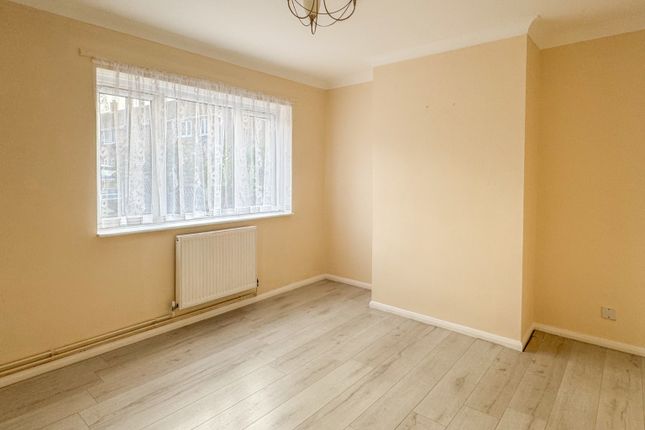 44 Balmoral Road, Gaywood, Norfolk photo 2