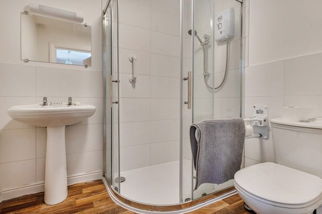 Flat 8, Minerva Court,, St. Johns Road, Bath photo 3
