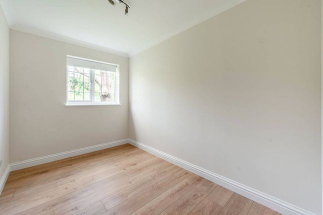 Flat for sale in Priory Field Drive, Edgware