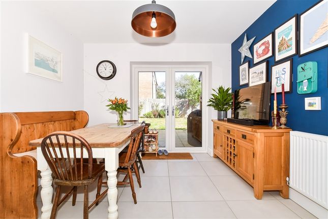 Fairfield Close, Tonbridge photo 4
