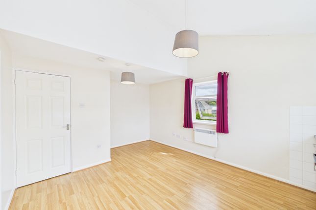 172, Rosebery Avenue, Yeovil photo 3