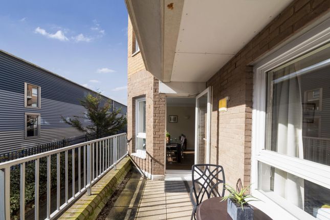 Flat for sale in Ares Court, Cyclops Wharf, Homer Drive