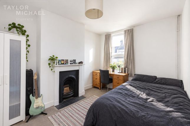 Carlyle Street, Brighton photo 5
